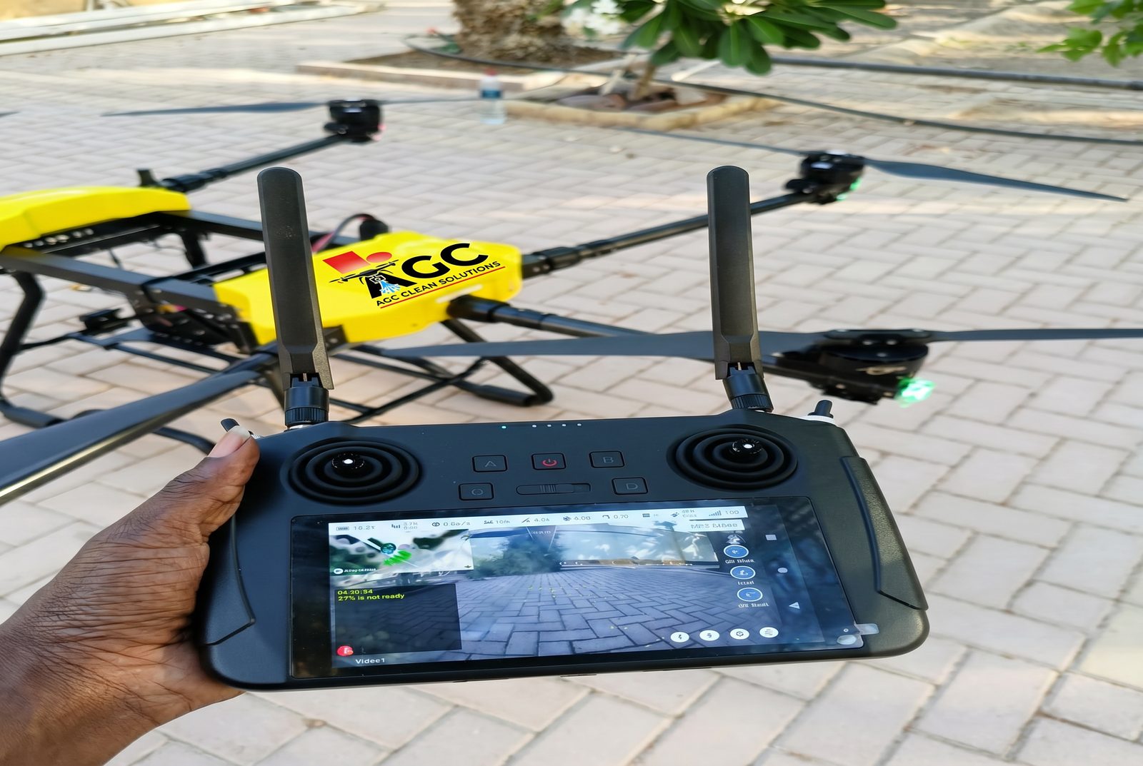 تنظيف بالدرون - AGC Drone Cleaning